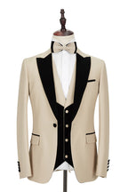Chic Champagne Peaked Lapel Men Suits With Waistcoat