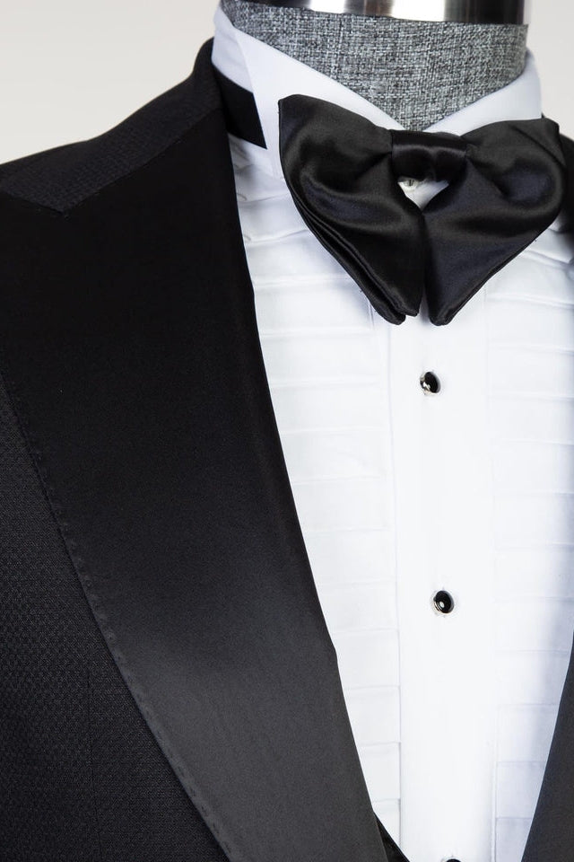 Fashion Black Three Pieces Peaked Lapel Men Suits