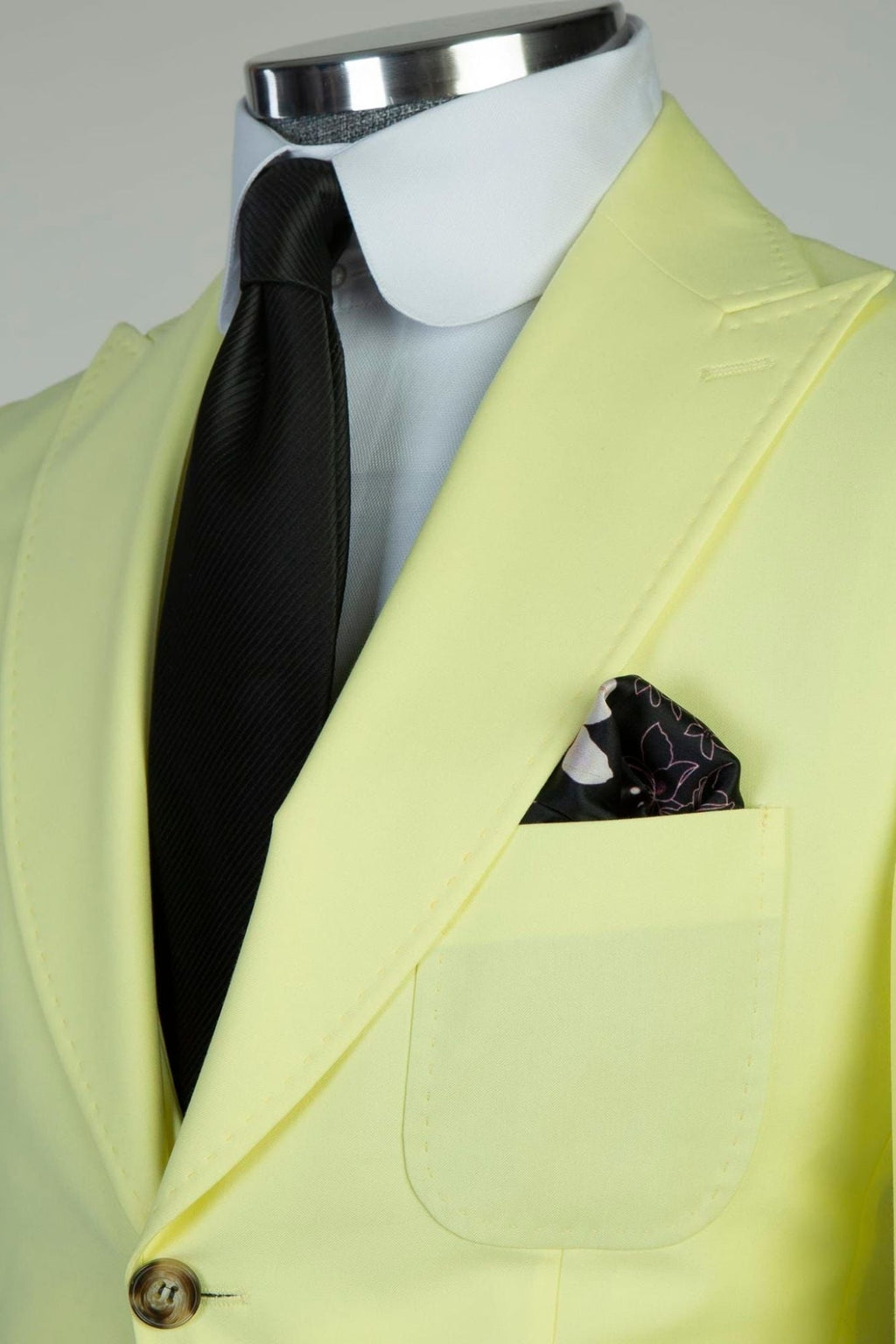 Charming Yellow Peaked Lapel 3 Piece Suits For Men
