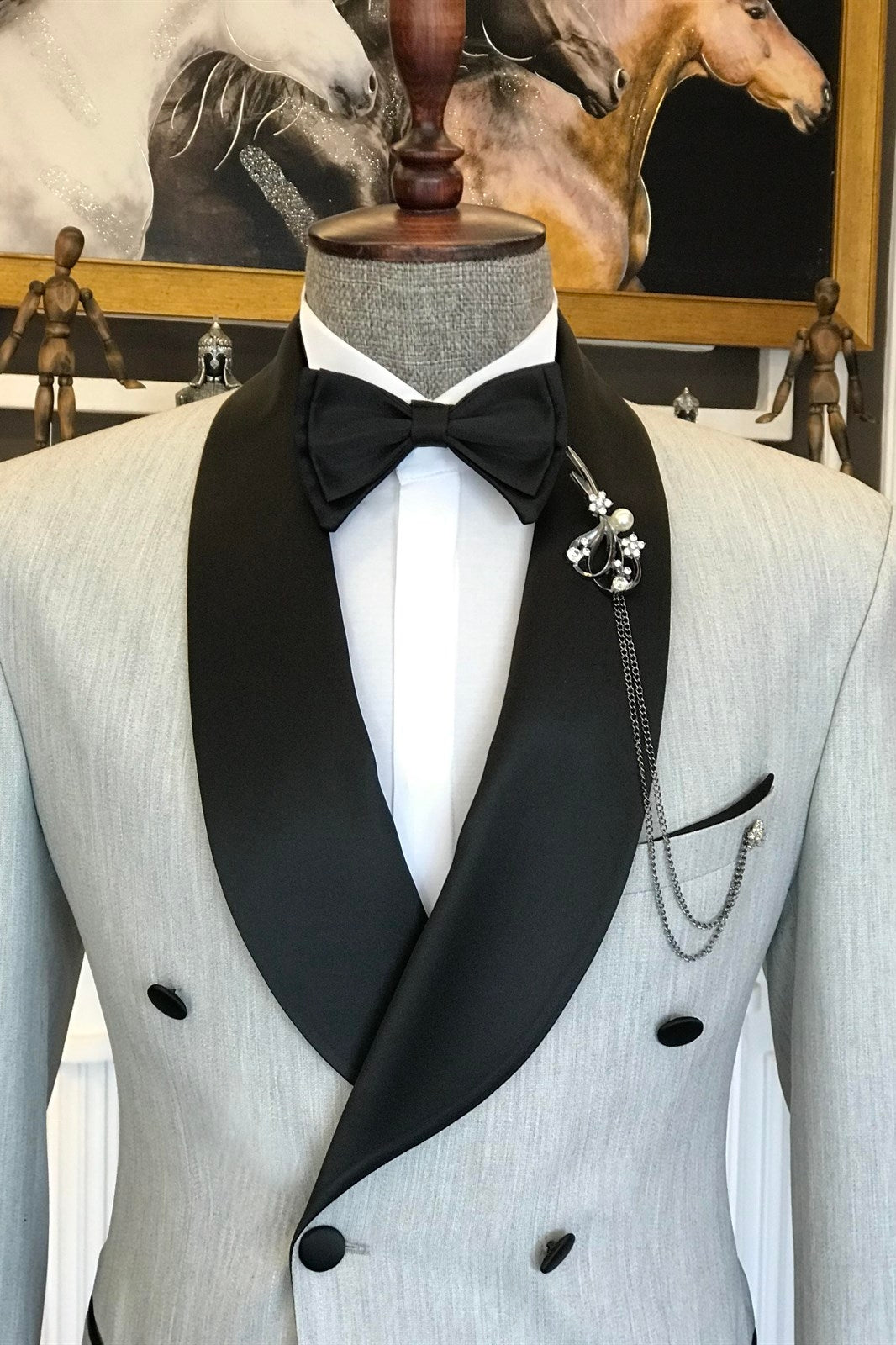 Light Gray Shawl Lapel Double Breasted Men Suits Secondary image