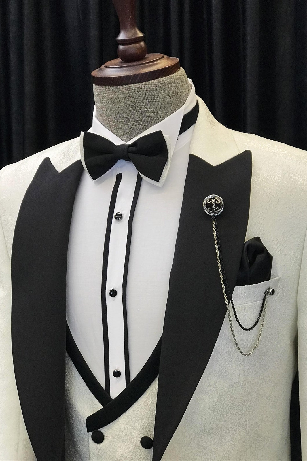 White Jacquard One Button Shawl Lapel 3 Piece Men Suits Secondary image