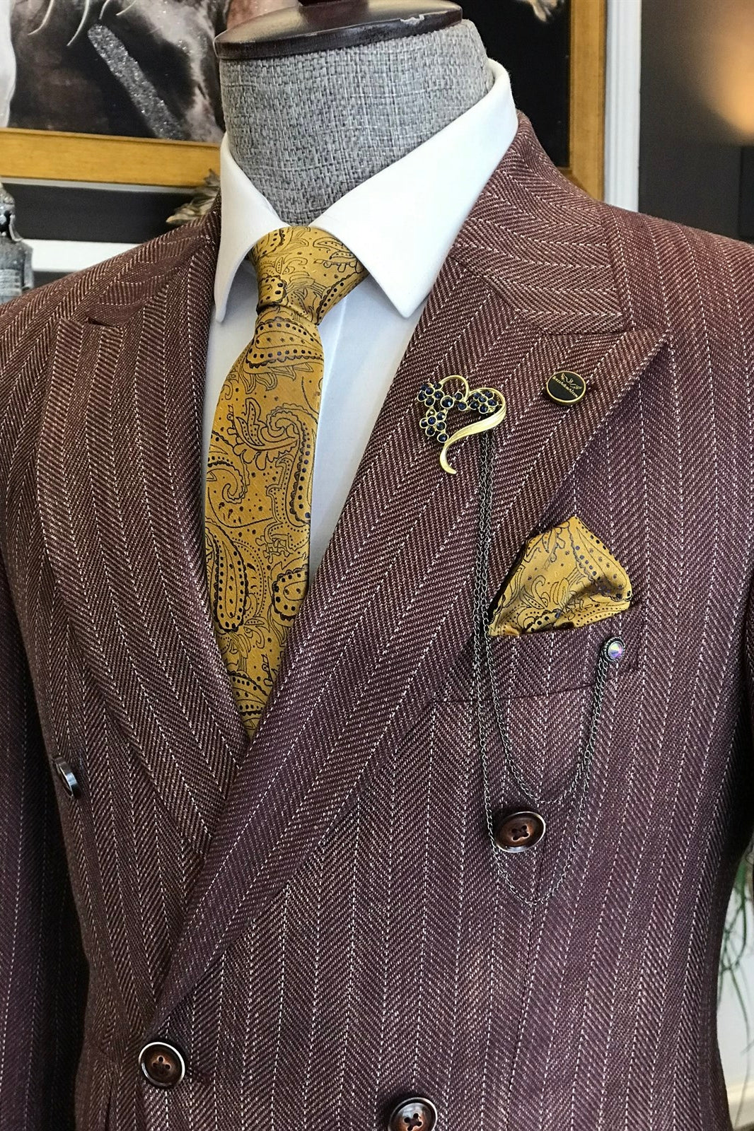 Brown Striped Peaked Lapel Double Breasted Men Suits Secondary image