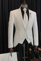 White Jacquard Notched Lapel Men Suits With Waistcoat
