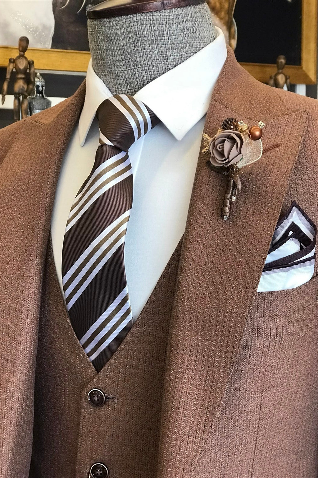 Chic Brown Peaked Lapel Three Pieces Best Fitted Men Suits