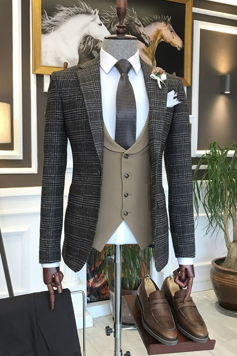 Dark Gray Plaid Peaked Lapel Men Suits With Coffee Waistcoat Main image