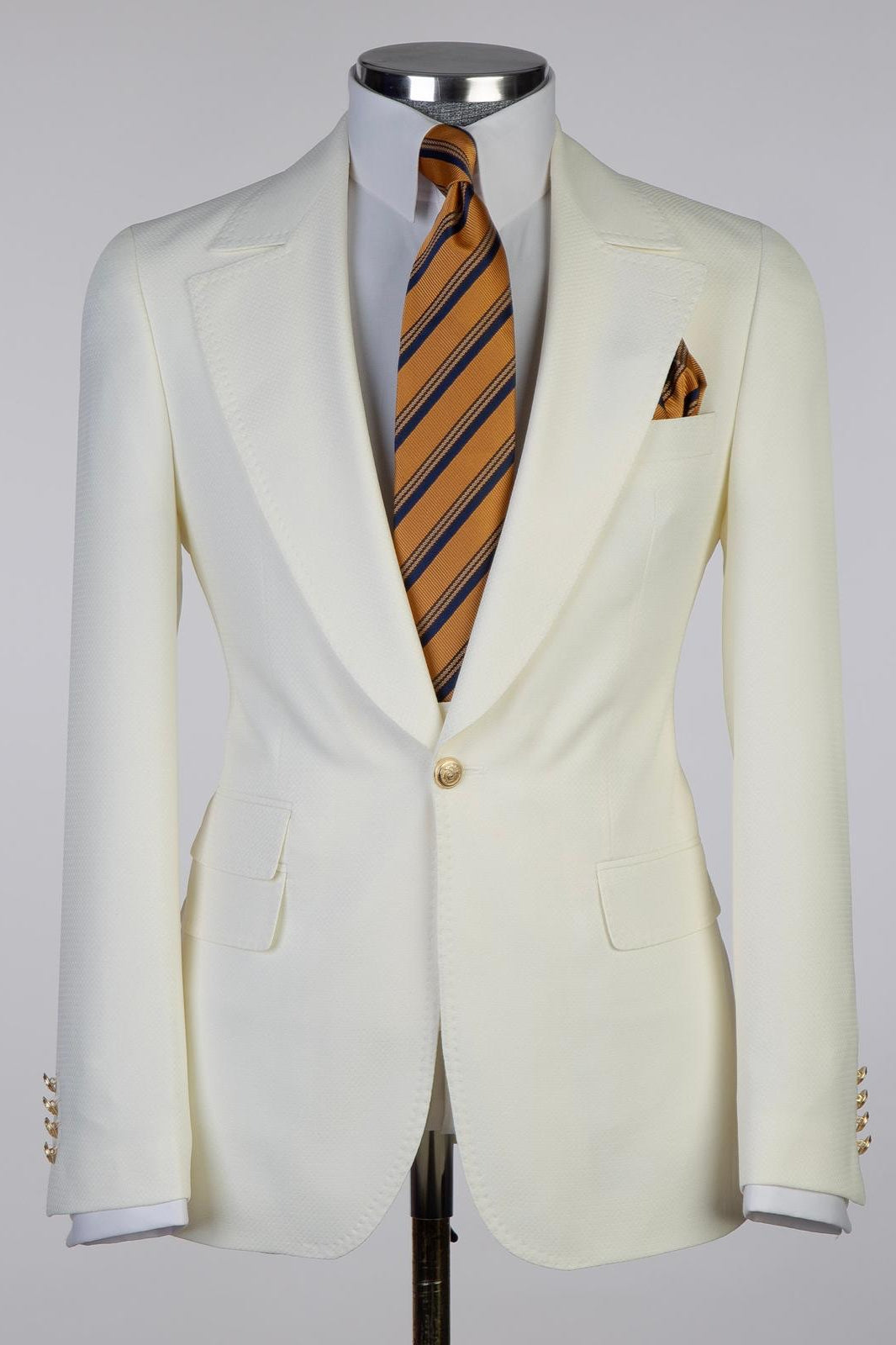 Cream White One Button Peaked Lapel Men Suits With Waistcoat Secondary image