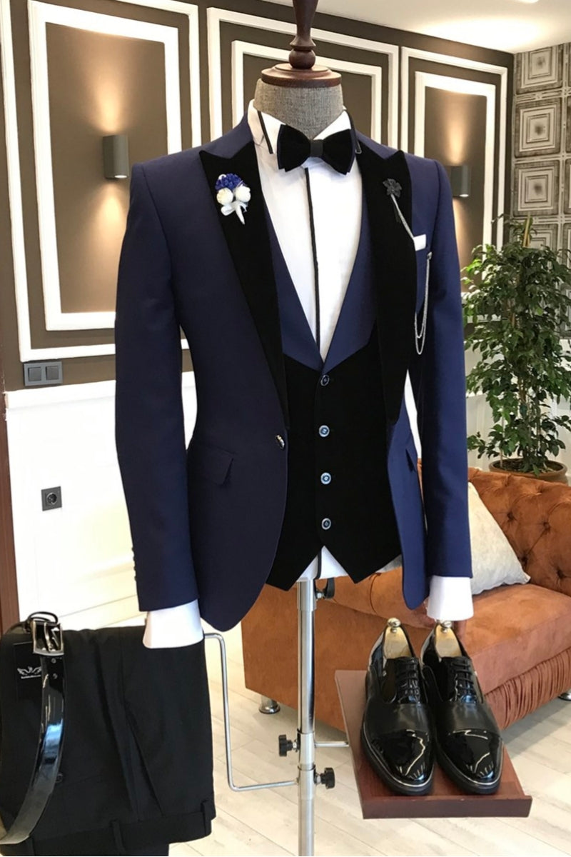 3 Piece Navy Blue Peaked Lapel Stylish Suits For Men Secondary image
