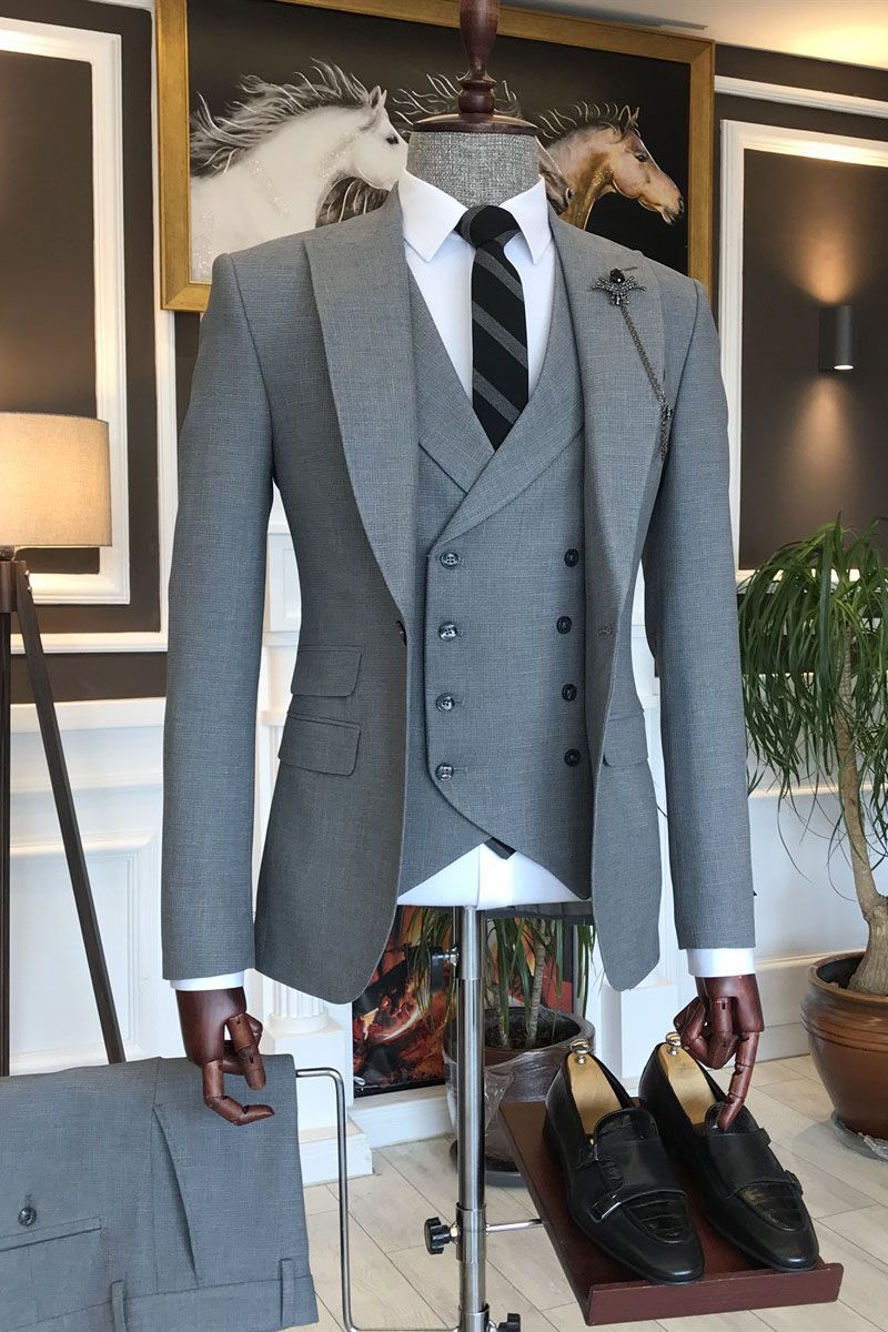 Bespoke Gray Peaked Lapel 3 Piece Fashion Men Suits