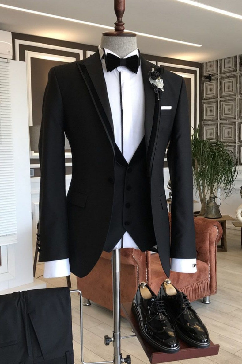 Close Fitting Black Peaked Lapel 3 Piece Classic Men Suits