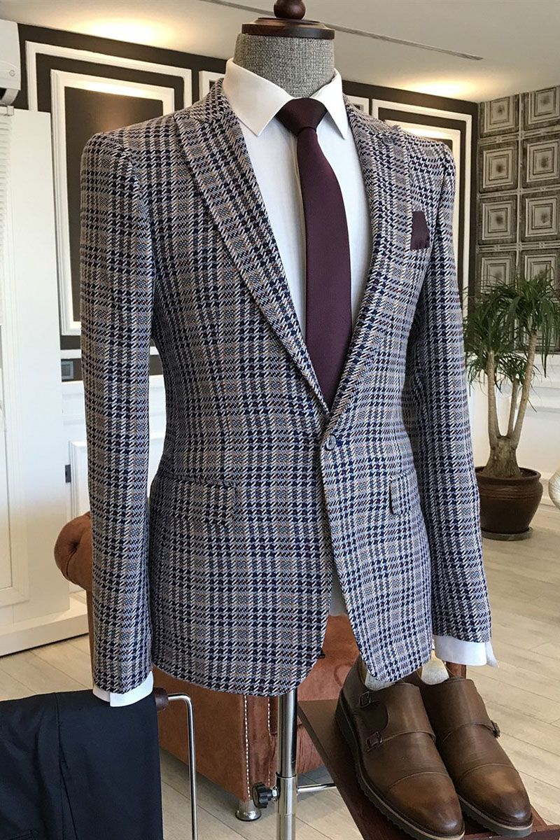 Fancy Gray Plaid One Button Peaked Lapel Men Suits Main image