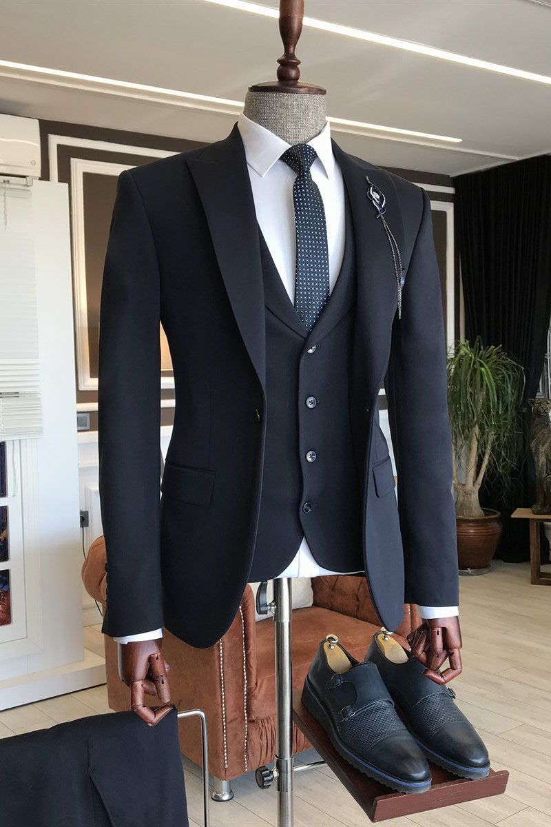 Simple Dark Navy 3 Piece Peaked Lapel Men Suits Main image