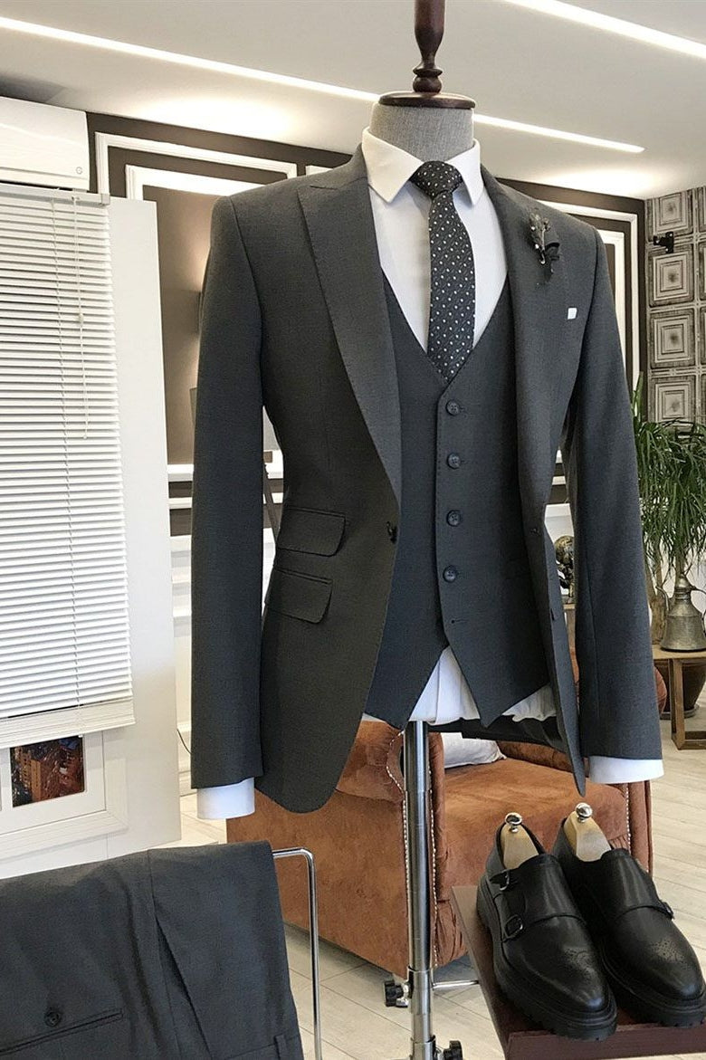 Chic Dark Gray One Button Peaked Lapel Men Suits With Waistcoat