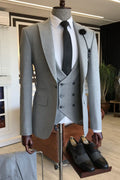 Trendy Light Gray Peaked Lapel Men Suits With Waistcoat