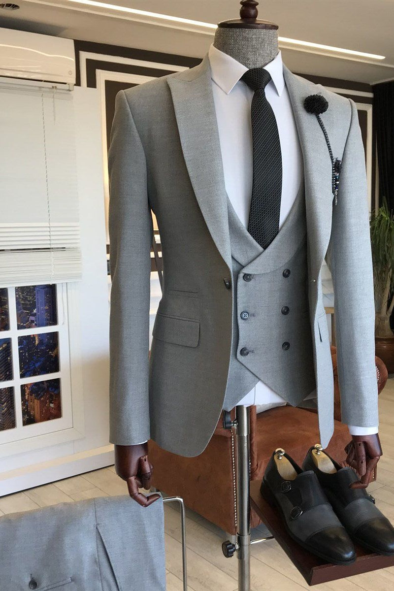 Trendy Light Gray Peaked Lapel Men Suits With Waistcoat