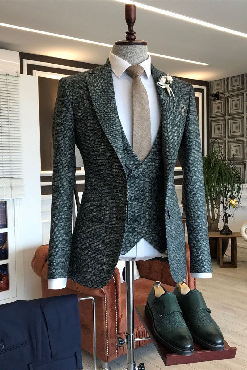 Dark Green Plaid Peaked Lapel 3 Piece Bespoke Men Suits Main image