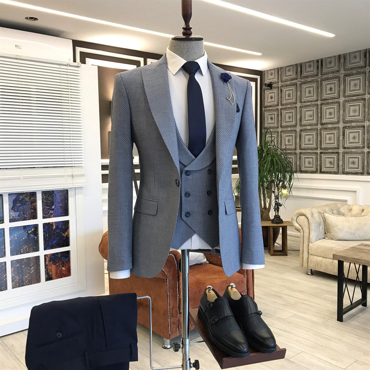 Light Gray Blue Plaid Peaked Lapel 3 Piece Men Suits