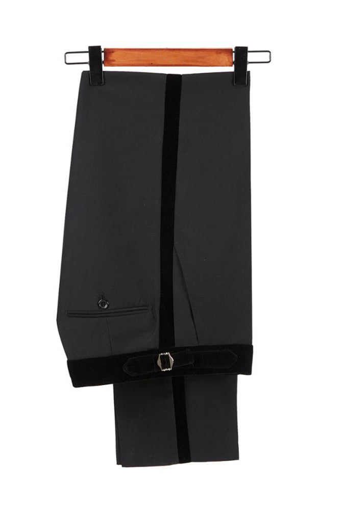 White Jacquard Double Breasted Black Shawl Lapel Men Suits With Belt Secondary image